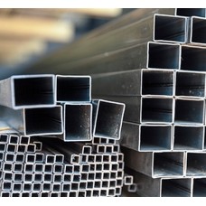 Труба нержавеющая квадратная сварная полированная 1.4301 / 304 10х10х1 мм EN 10219